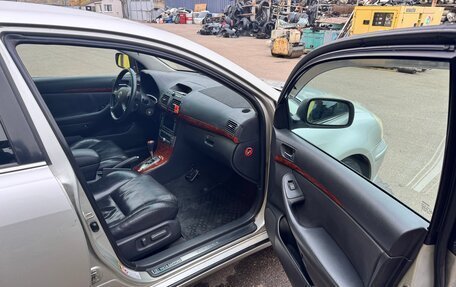 Toyota Avensis III рестайлинг, 2004 год, 699 999 рублей, 14 фотография