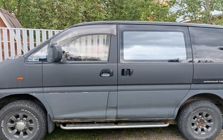 Mitsubishi Delica IV, 1995 год, 600 000 рублей, 4 фотография