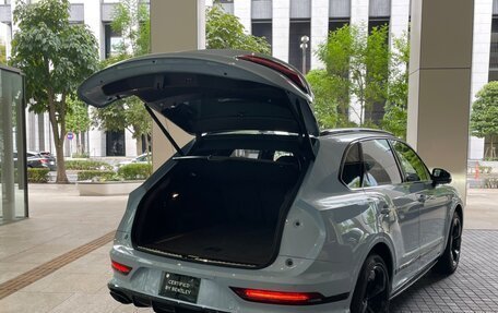 Bentley Bentayga I, 2025 год, 25 000 000 рублей, 8 фотография