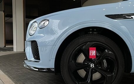 Bentley Bentayga I, 2025 год, 25 000 000 рублей, 9 фотография