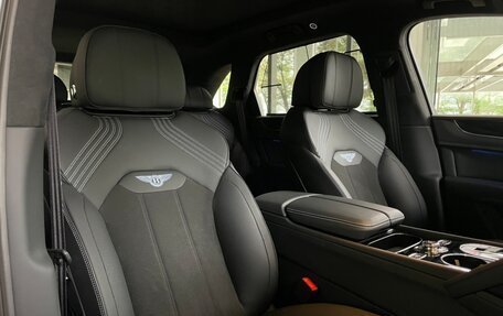 Bentley Bentayga I, 2025 год, 25 000 000 рублей, 26 фотография