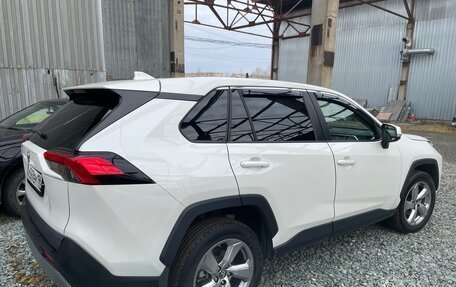 Toyota RAV4, 2020 год, 2 900 000 рублей, 3 фотография