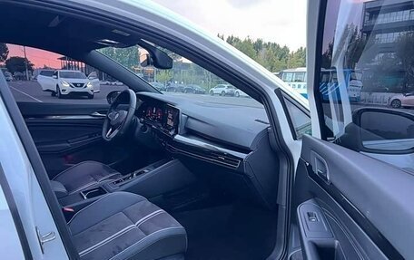 Volkswagen Golf VIII, 2022 год, 1 950 000 рублей, 14 фотография