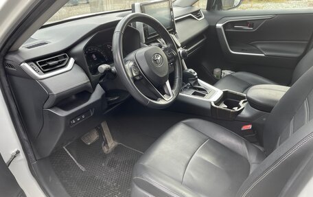 Toyota RAV4, 2020 год, 2 900 000 рублей, 5 фотография