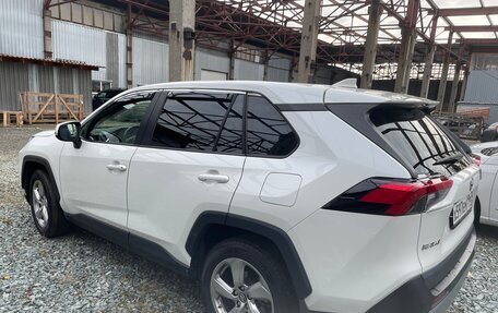 Toyota RAV4, 2020 год, 2 900 000 рублей, 4 фотография