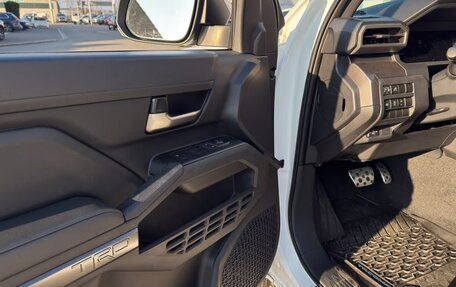 Toyota Tacoma, 2025 год, 13 990 000 рублей, 12 фотография