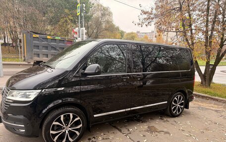 Volkswagen Multivan T6 рестайлинг, 2020 год, 7 900 000 рублей, 3 фотография
