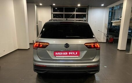 Volkswagen Tiguan II, 2021 год, 2 902 000 рублей, 4 фотография