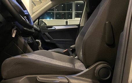 Volkswagen Tiguan II, 2021 год, 2 902 000 рублей, 34 фотография