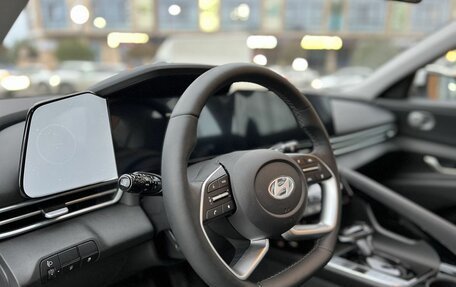 Hyundai Elantra, 2024 год, 2 630 000 рублей, 11 фотография