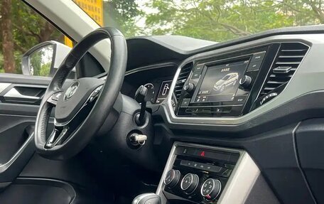 Volkswagen T-Roc I, 2021 год, 1 480 000 рублей, 22 фотография