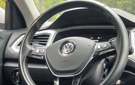 Volkswagen T-Roc I, 2021 год, 1 480 000 рублей, 26 фотография