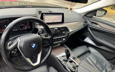 BMW 5 серия, 2019 год, 2 999 000 рублей, 16 фотография