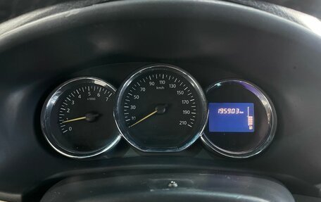 Renault Logan II, 2014 год, 700 000 рублей, 11 фотография