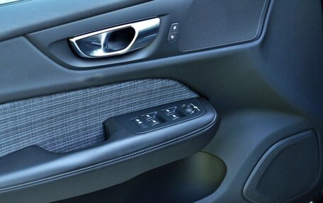 Volvo V60 II, 2022 год, 3 178 999 рублей, 14 фотография