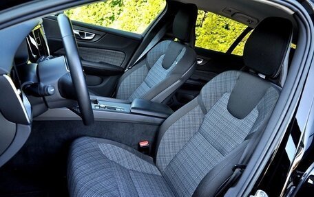 Volvo V60 II, 2022 год, 3 178 999 рублей, 26 фотография