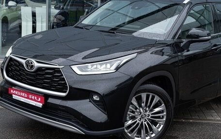Toyota Highlander, 2024 год, 6 890 000 рублей, 10 фотография