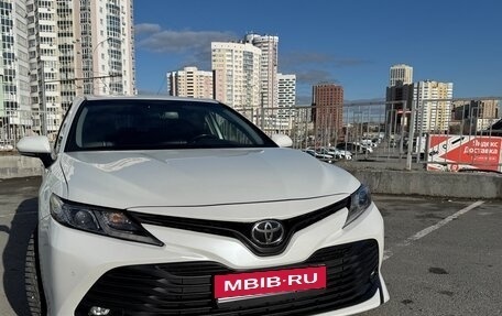 Toyota Camry, 2020 год, 2 700 000 рублей, 1 фотография
