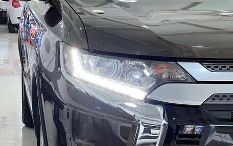 Mitsubishi Outlander III рестайлинг 3, 2019 год, 2 350 000 рублей, 4 фотография