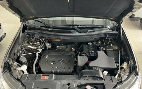 Mitsubishi Outlander III рестайлинг 3, 2019 год, 2 350 000 рублей, 12 фотография