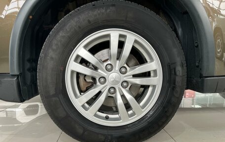 Mitsubishi Outlander III рестайлинг 3, 2019 год, 2 350 000 рублей, 11 фотография