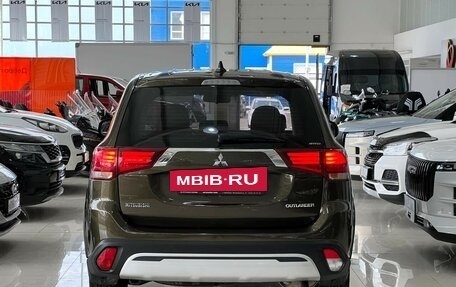 Mitsubishi Outlander III рестайлинг 3, 2019 год, 2 350 000 рублей, 7 фотография