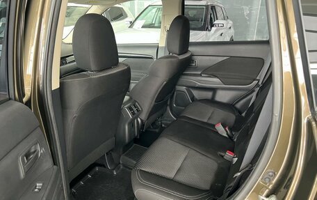 Mitsubishi Outlander III рестайлинг 3, 2019 год, 2 350 000 рублей, 17 фотография