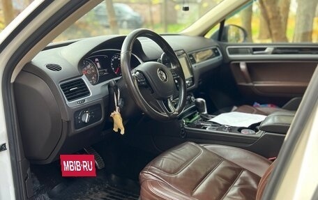 Volkswagen Touareg III, 2011 год, 1 780 000 рублей, 12 фотография