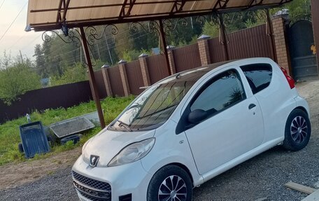 Peugeot 107 I рестайлинг, 2011 год, 325 000 рублей, 1 фотография