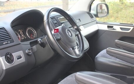 Volkswagen Multivan T5, 2010 год, 2 130 000 рублей, 3 фотография