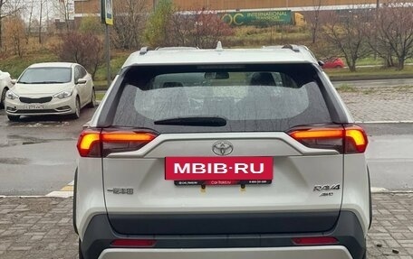 Toyota RAV4, 2025 год, 3 930 000 рублей, 6 фотография