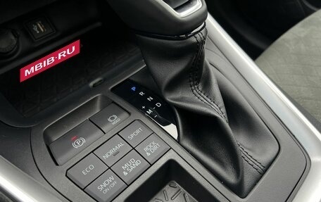 Toyota RAV4, 2025 год, 4 090 000 рублей, 25 фотография
