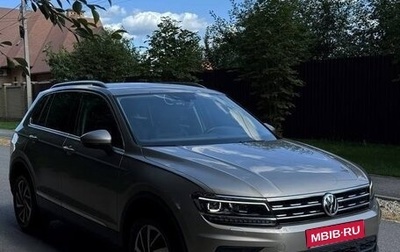 Volkswagen Tiguan II, 2018 год, 3 050 000 рублей, 1 фотография