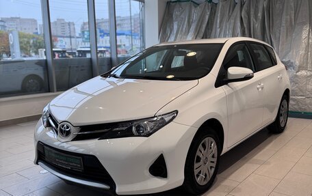 Toyota Auris II, 2014 год, 1 211 000 рублей, 1 фотография