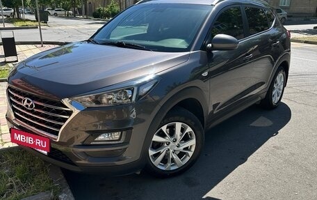 Hyundai Tucson III, 2019 год, 2 250 000 рублей, 2 фотография