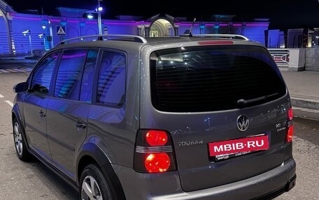 Volkswagen Touran III, 2008 год, 700 000 рублей, 3 фотография