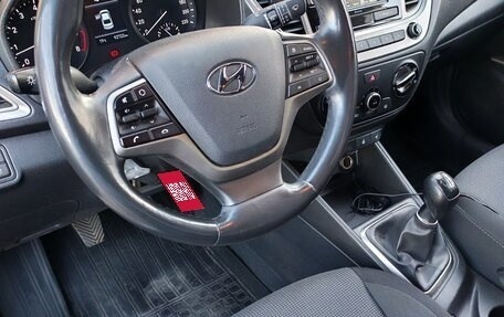 Hyundai Solaris II рестайлинг, 2019 год, 1 380 000 рублей, 3 фотография