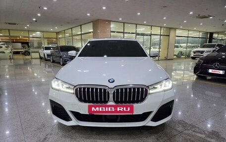 BMW 5 серия, 2022 год, 3 290 040 рублей, 2 фотография