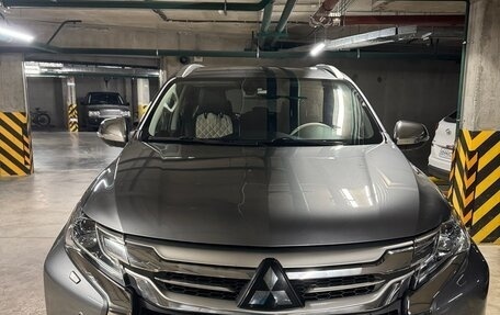 Mitsubishi Pajero Sport III рестайлинг, 2017 год, 2 950 000 рублей, 2 фотография