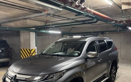 Mitsubishi Pajero Sport III рестайлинг, 2017 год, 2 950 000 рублей, 3 фотография