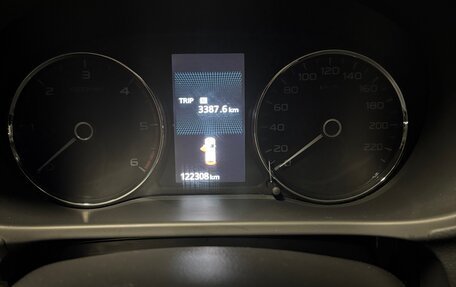 Mitsubishi Pajero Sport III рестайлинг, 2017 год, 2 950 000 рублей, 14 фотография