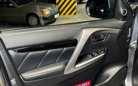 Mitsubishi Pajero Sport III рестайлинг, 2017 год, 2 950 000 рублей, 13 фотография