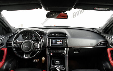 Jaguar F-Pace, 2018 год, 3 670 000 рублей, 11 фотография