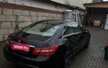 Mercedes-Benz E-Класс, 2012 год, 1 200 000 рублей, 6 фотография