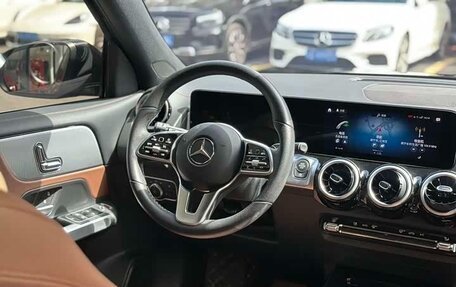 Mercedes-Benz GLB, 2022 год, 2 390 040 рублей, 12 фотография