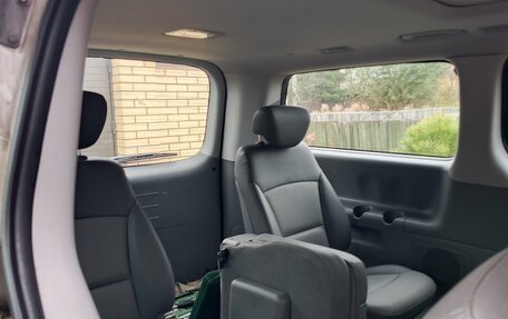 Hyundai Grand Starex Grand Starex I рестайлинг 2, 2011 год, 1 520 000 рублей, 13 фотография