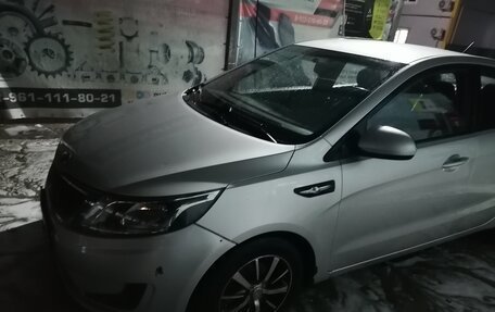 KIA Rio III рестайлинг, 2014 год, 840 000 рублей, 2 фотография