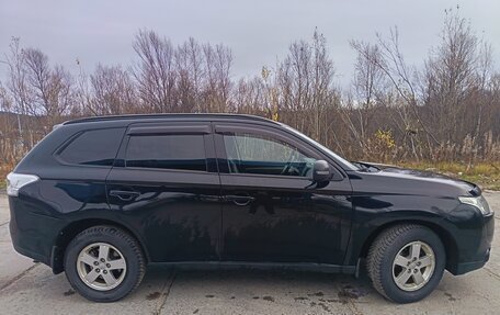 Mitsubishi Outlander III рестайлинг 3, 2012 год, 1 299 000 рублей, 9 фотография