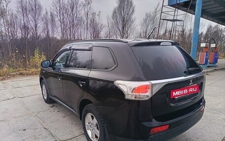 Mitsubishi Outlander III рестайлинг 3, 2012 год, 1 299 000 рублей, 3 фотография