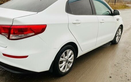 KIA Rio III рестайлинг, 2016 год, 922 000 рублей, 5 фотография